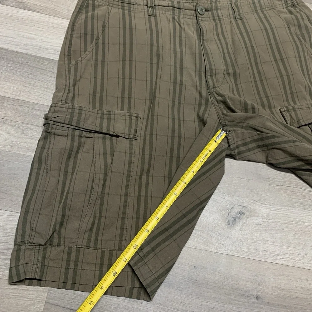 Patagonia Cargo Shorts Mens Green Striped 100% Organic Cotton Outdoor Size 36